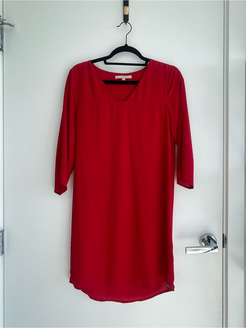 Women's Red V-Neck Tunic - Sleek Everyday Layer